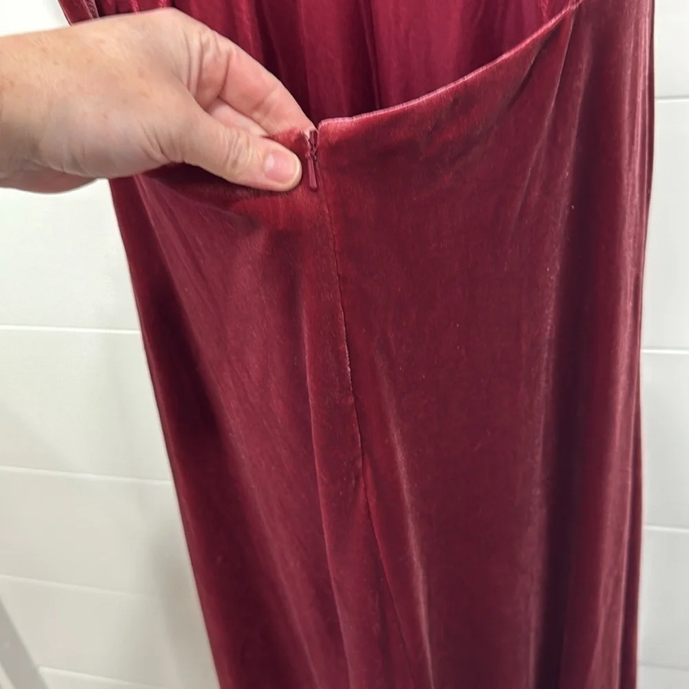 Revelry Micah Convertible Velvet Maxi Dress in Romantic Rose Red Size Medium